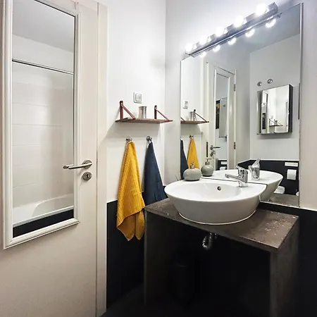 Great View And Location In Lisbon!